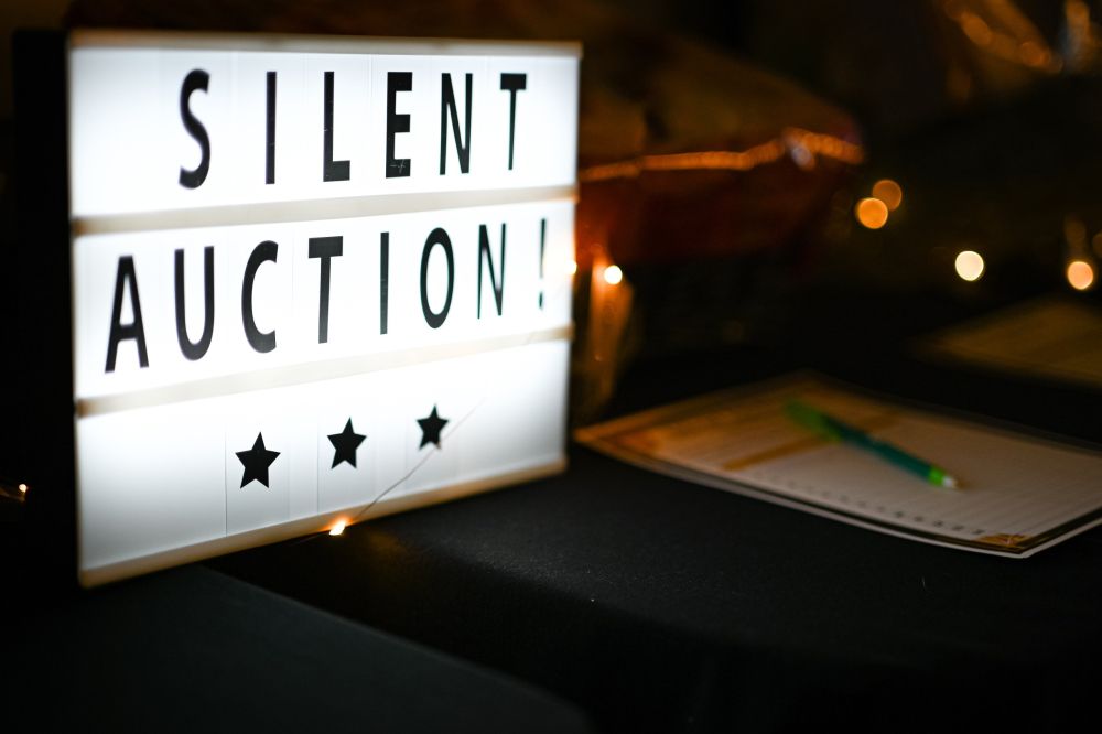 Silent auction lightbox sign