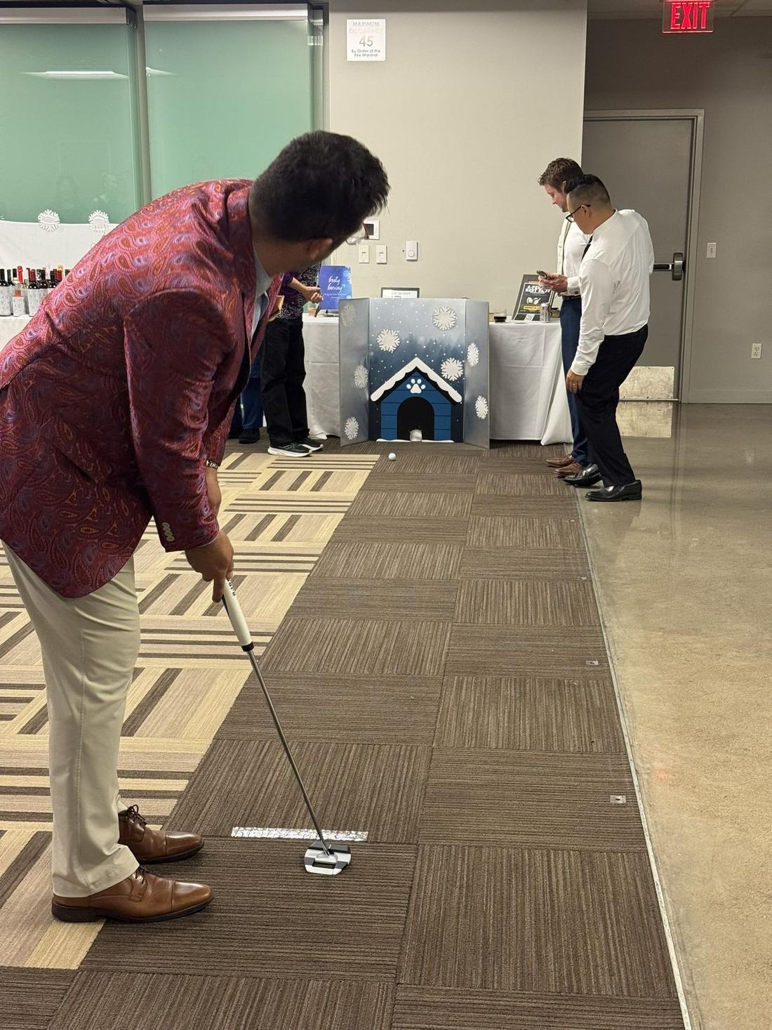 Putting game at the FACF gala